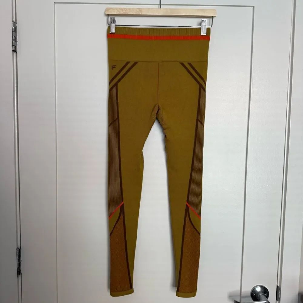 Fabletics Leggings Pants Womens Size M Warm Olive High-Waisted Seamless Colorful